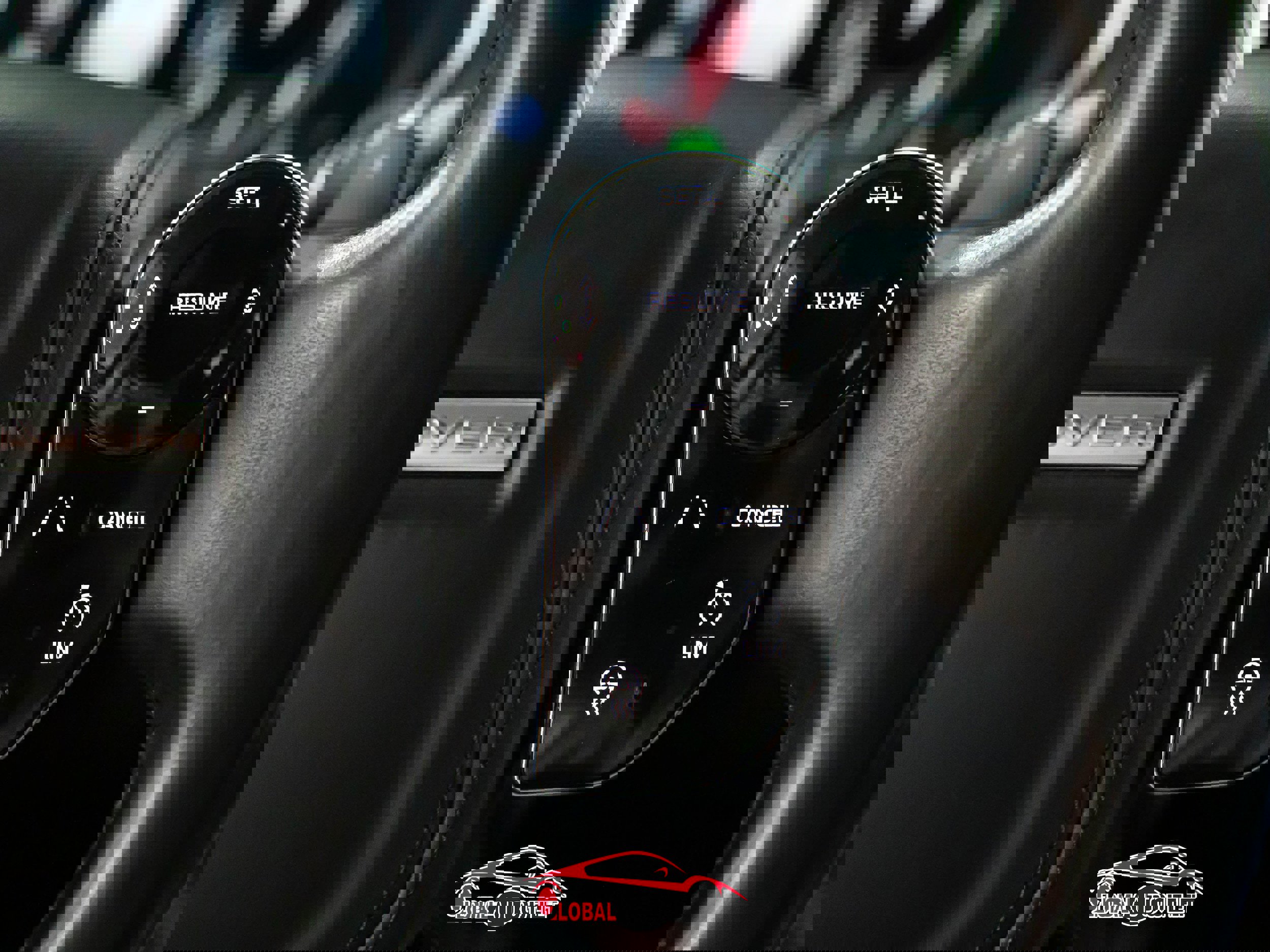 Used 2018 Land Rover Range Rover Long Wheelbase Supercharged image 27