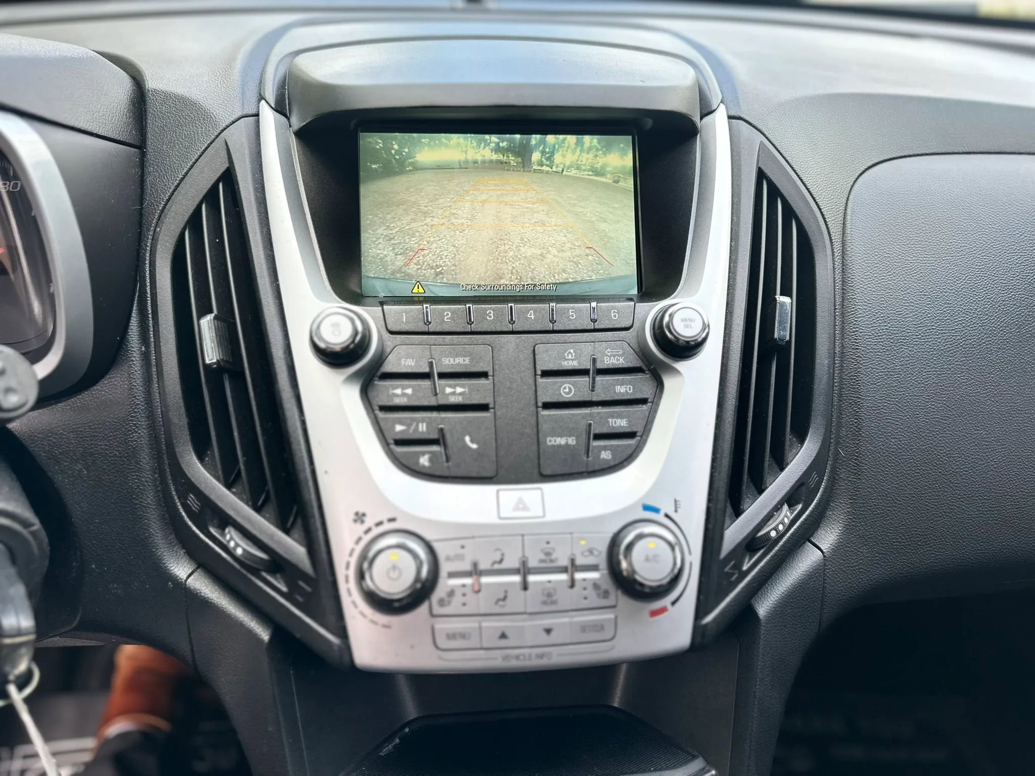 Used 2017 Chevrolet Equinox LT w/ Convenience Package FWD image 9