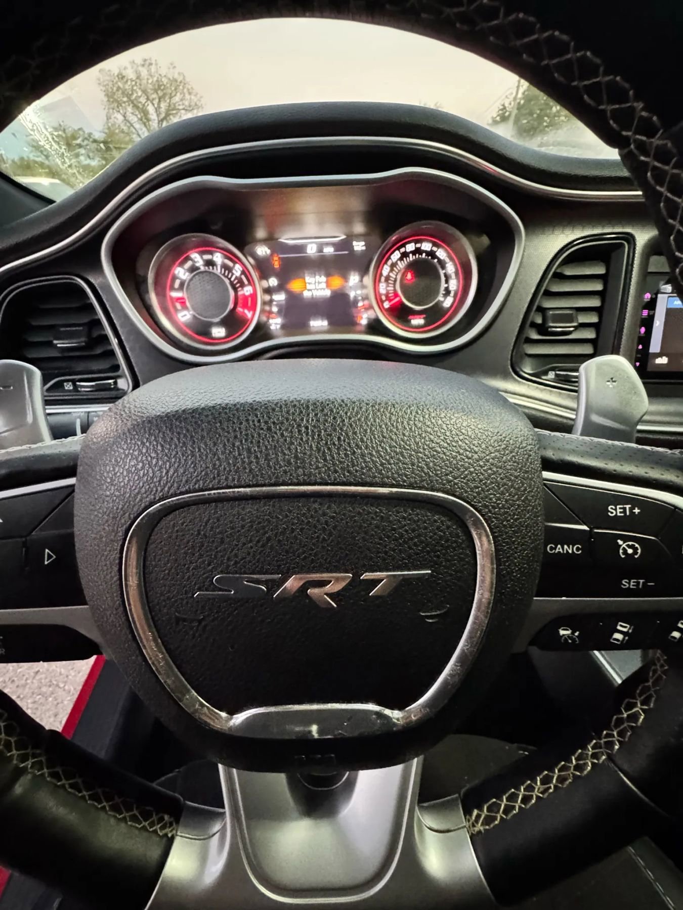 Used 2015 Dodge Challenger SRT w/ Technology Group image 16