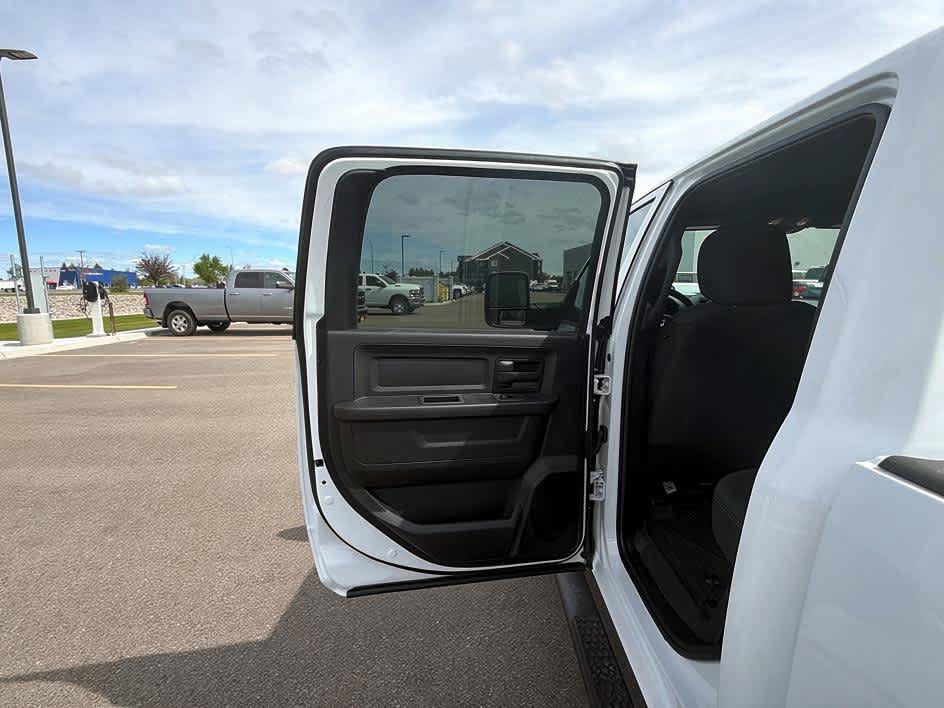 New 2026 RAM 3500 Tradesman AWD/4WD image 18