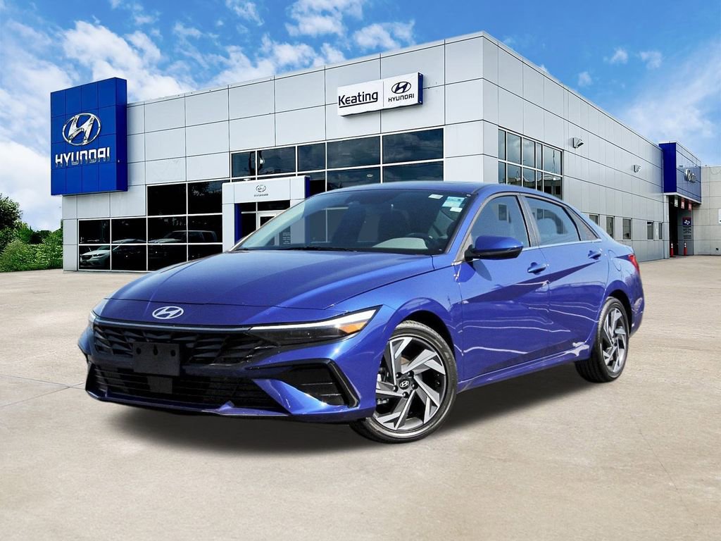 Certified 2025 Hyundai Elantra SEL image 1