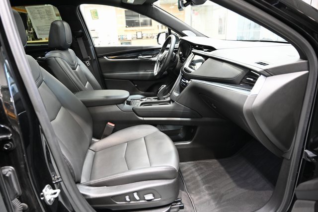 Used 2025 Cadillac XT5 Premium Luxury image 10