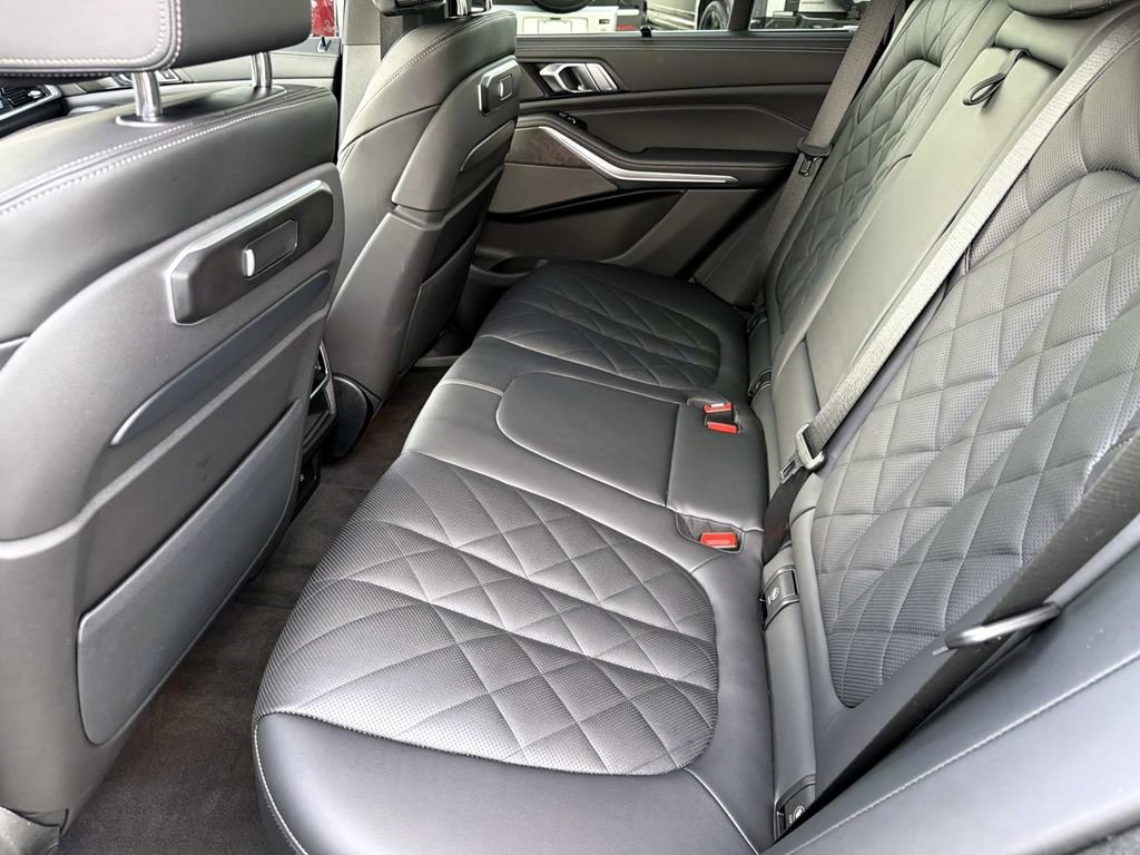 Used 2025 BMW X5 M60i AWD/4WD image 12