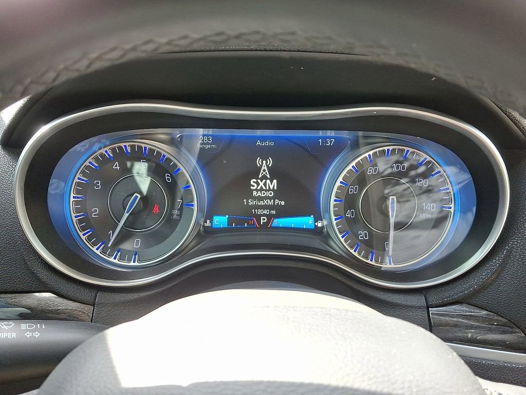Used 2016 Chrysler 300 Limited image 21