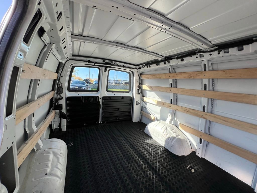 Used 2023 GMC Savana 2500 w/ Driver Convenience Package image 24