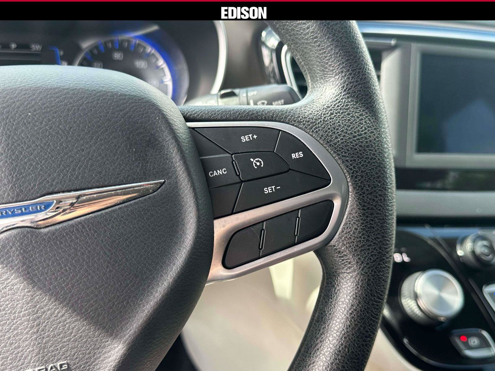 Used 2019 Chrysler Pacifica LX FWD image 20