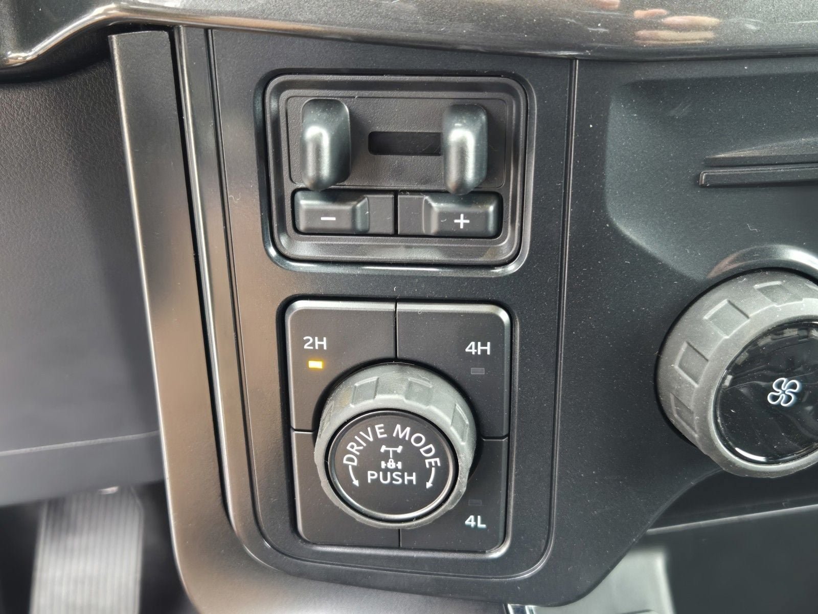 New 2026 Ford F150 STX w/ Equipment Group 200A AWD/4WD image 10