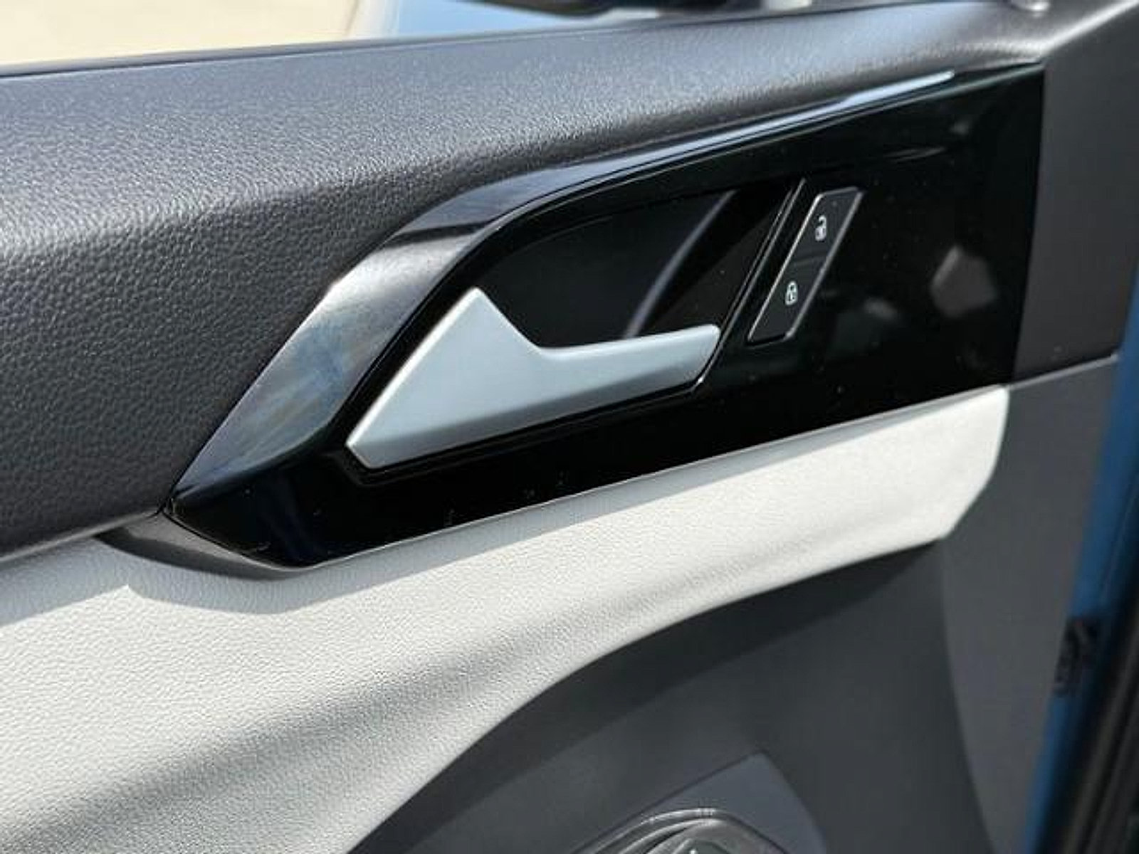 New 2026 Volkswagen Taos S FWD image 10