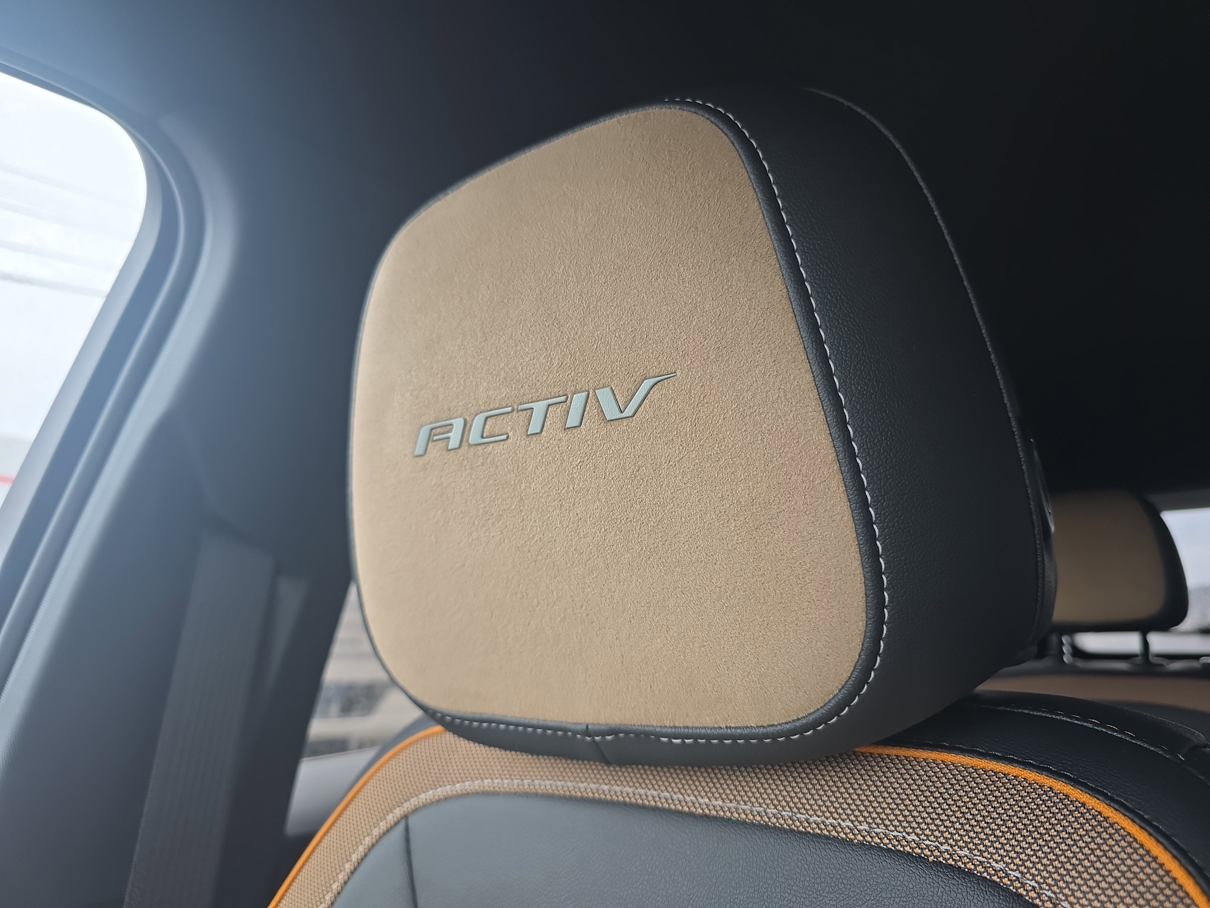 New 2026 Chevrolet Equinox ACTIV w/ LPO, Floor Liner Package image 35