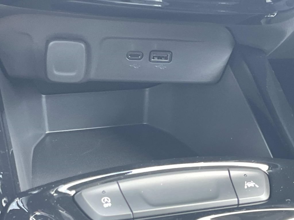 New 2026 Chevrolet Trax ACTIV w/ Driver Confidence Package FWD image 17
