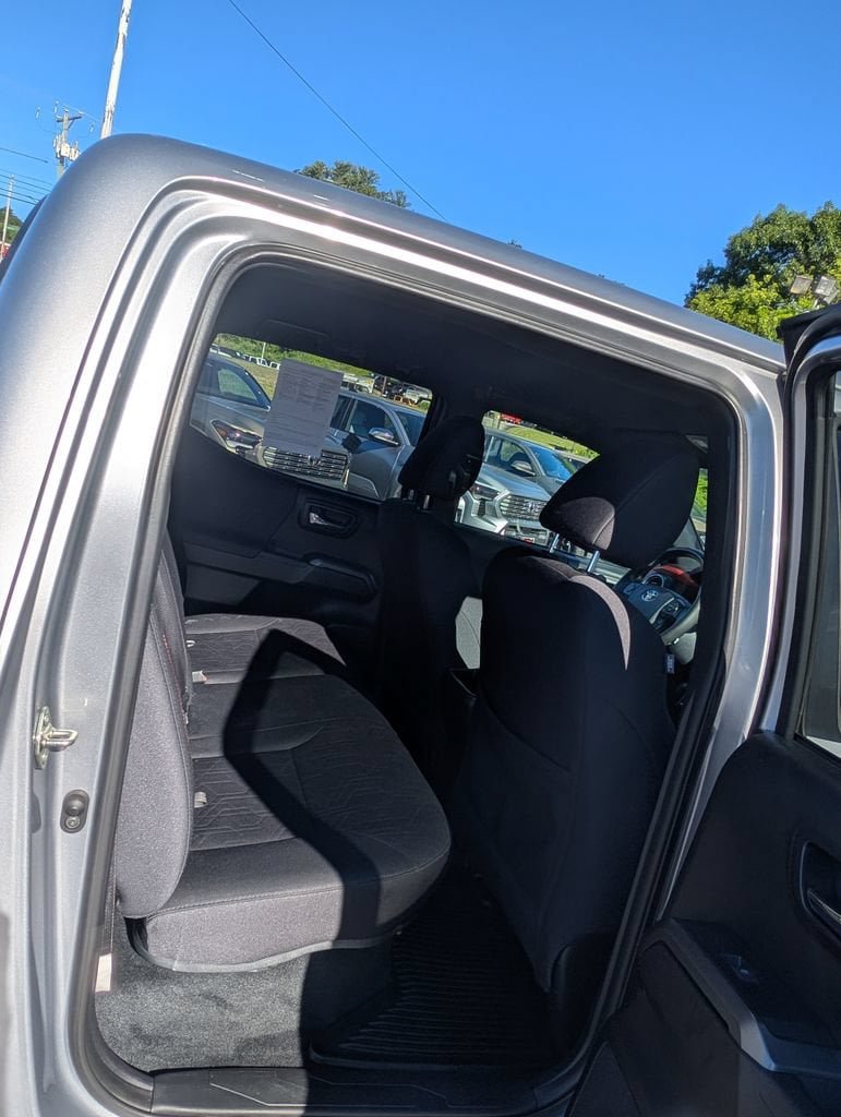 Certified 2018 Toyota Tacoma TRD Sport RWD image 17