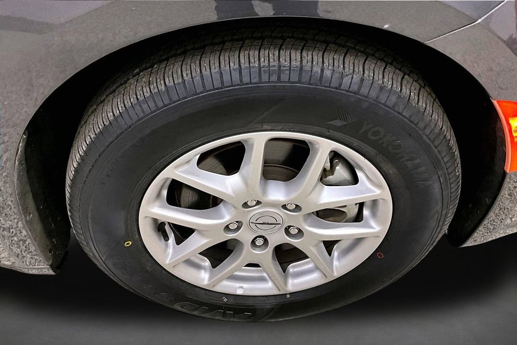 Used 2023 Chrysler Pacifica Touring-L image 33