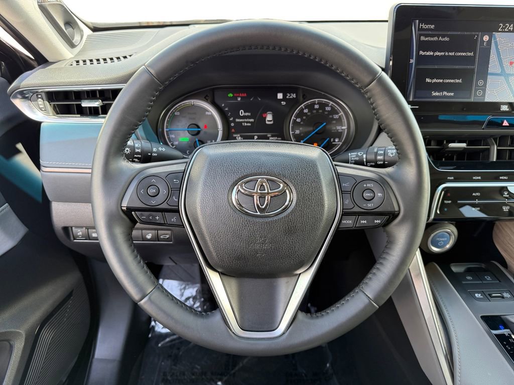 Used 2022 Toyota Venza Limited w/ Advanced Technology Package image 12