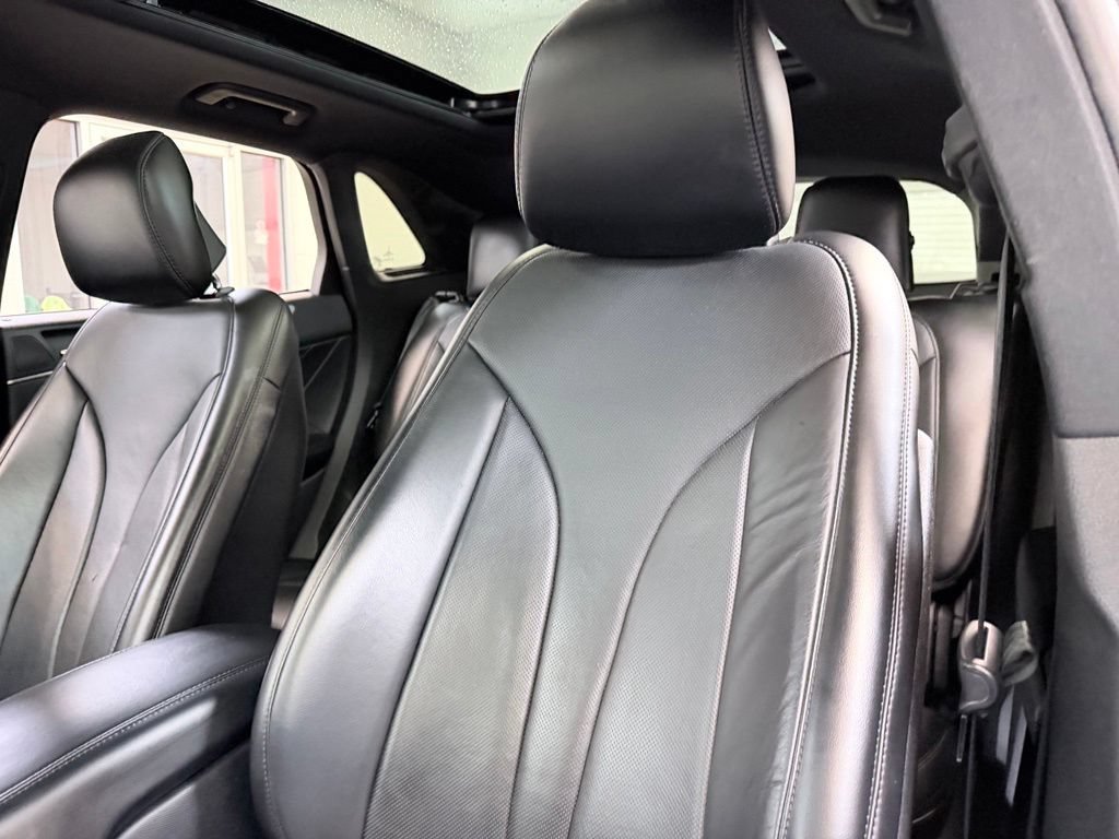 Used 2019 Lincoln MKC Reserve w/ MKC Climate Package FWD image 14