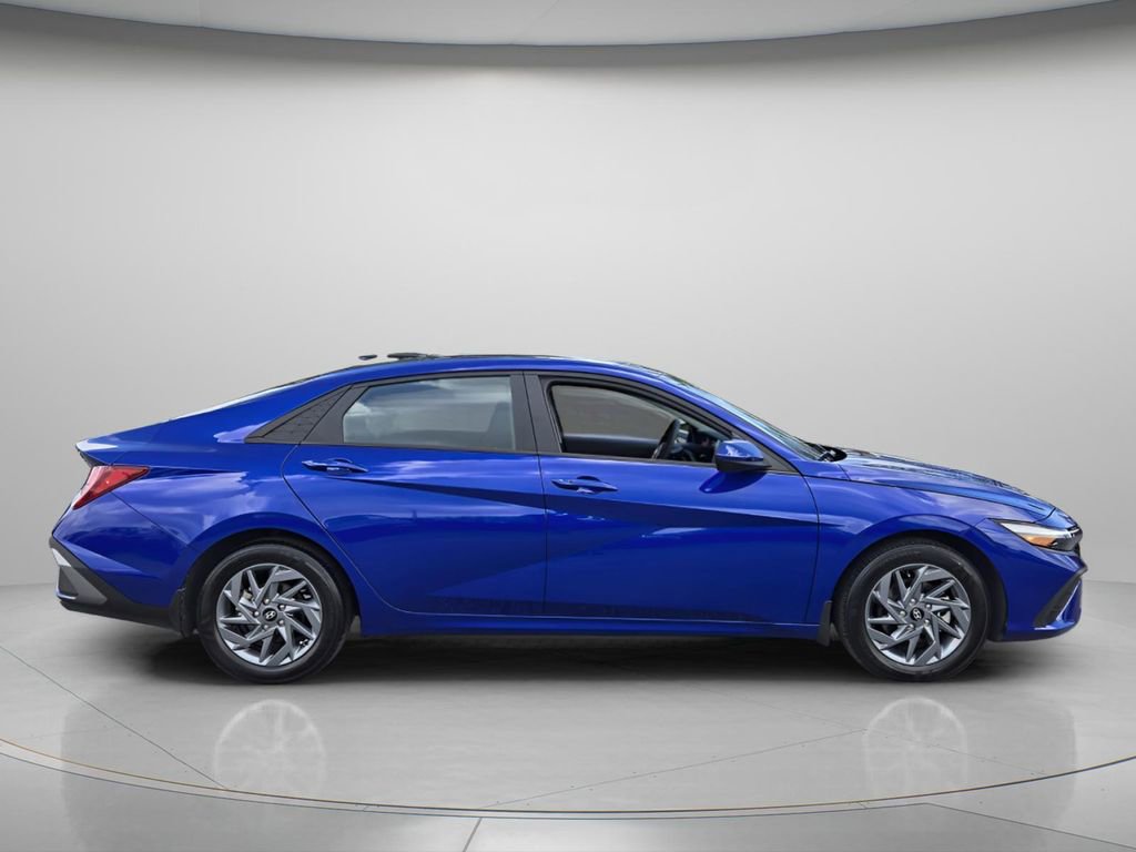 Certified 2024 Hyundai Elantra SEL FWD image 4