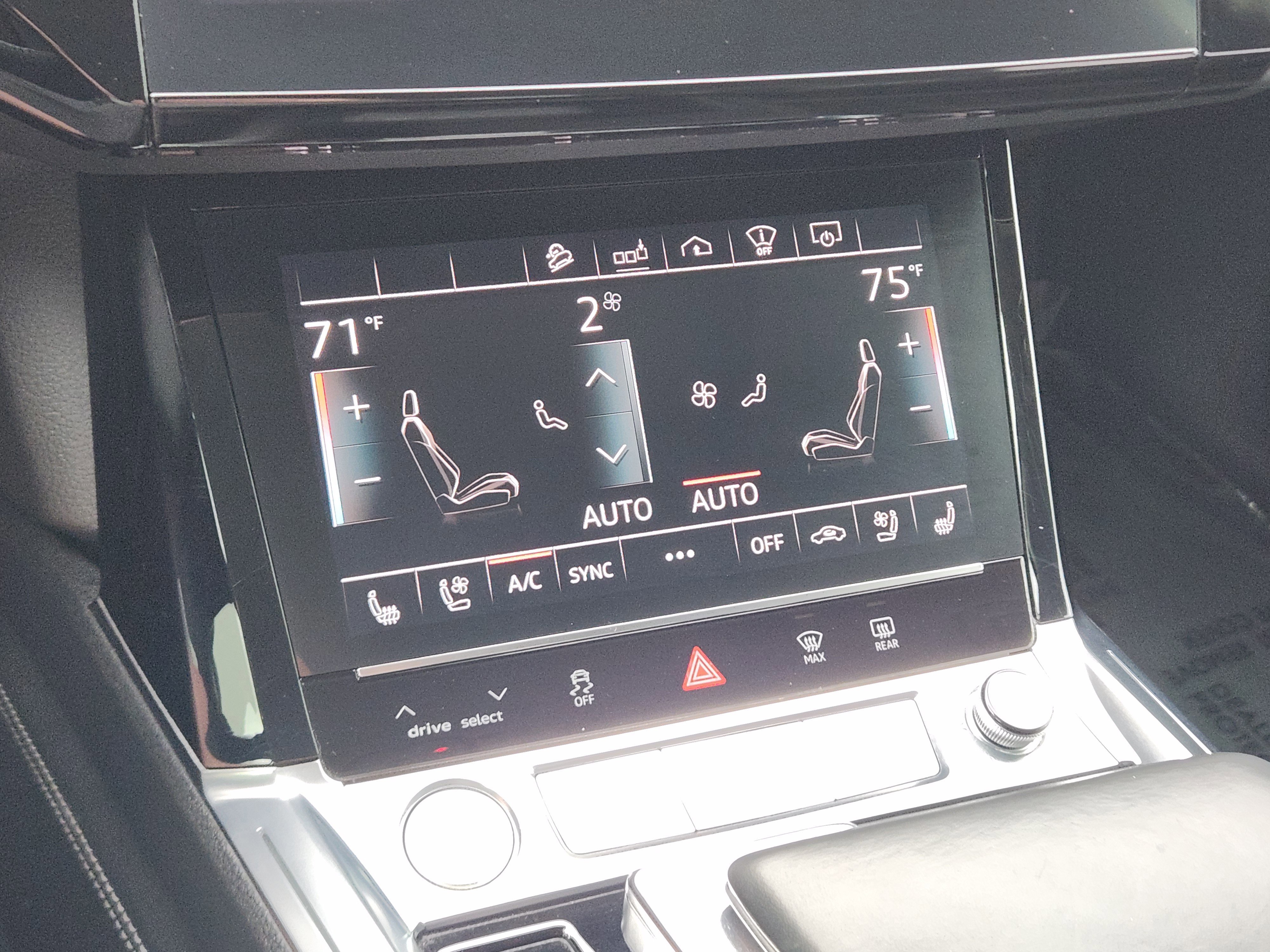 Used 2019 Audi e-tron Prestige w/ Prestige Package image 13