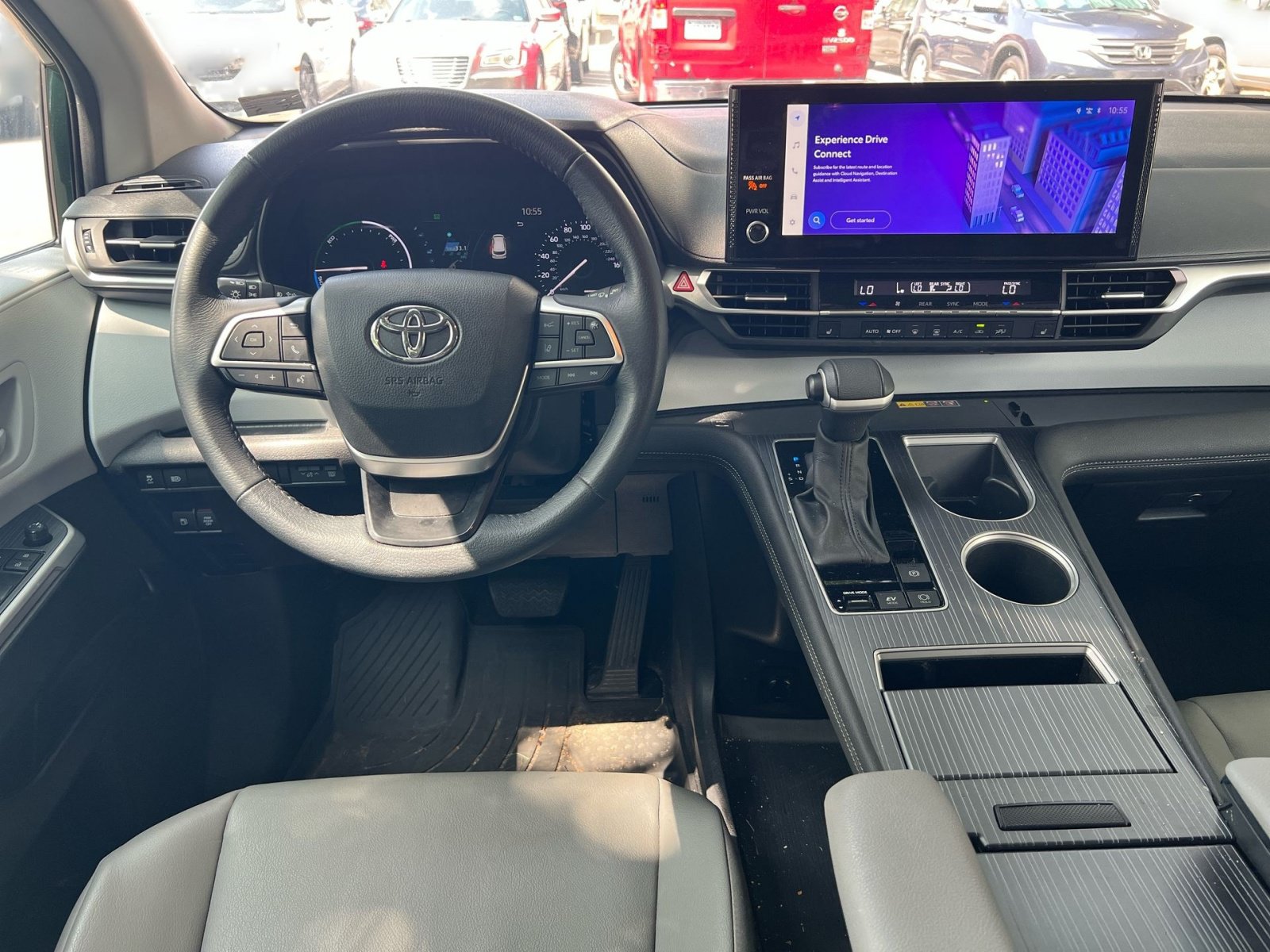 Used 2025 Toyota Sienna XLE AWD/4WD image 21