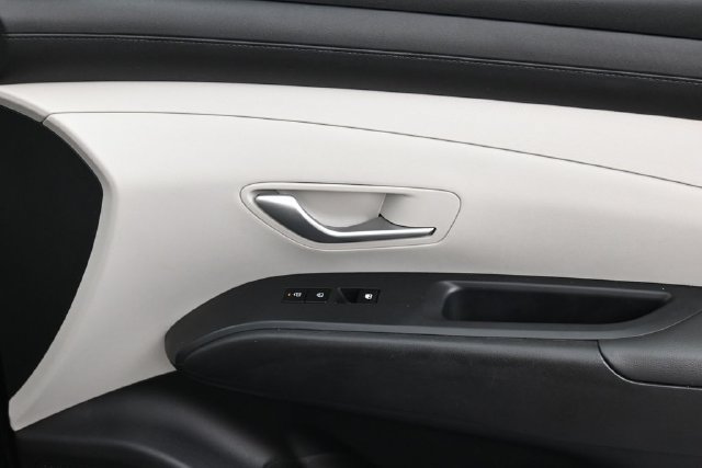 Used 2025 Hyundai Tucson SEL FWD image 23