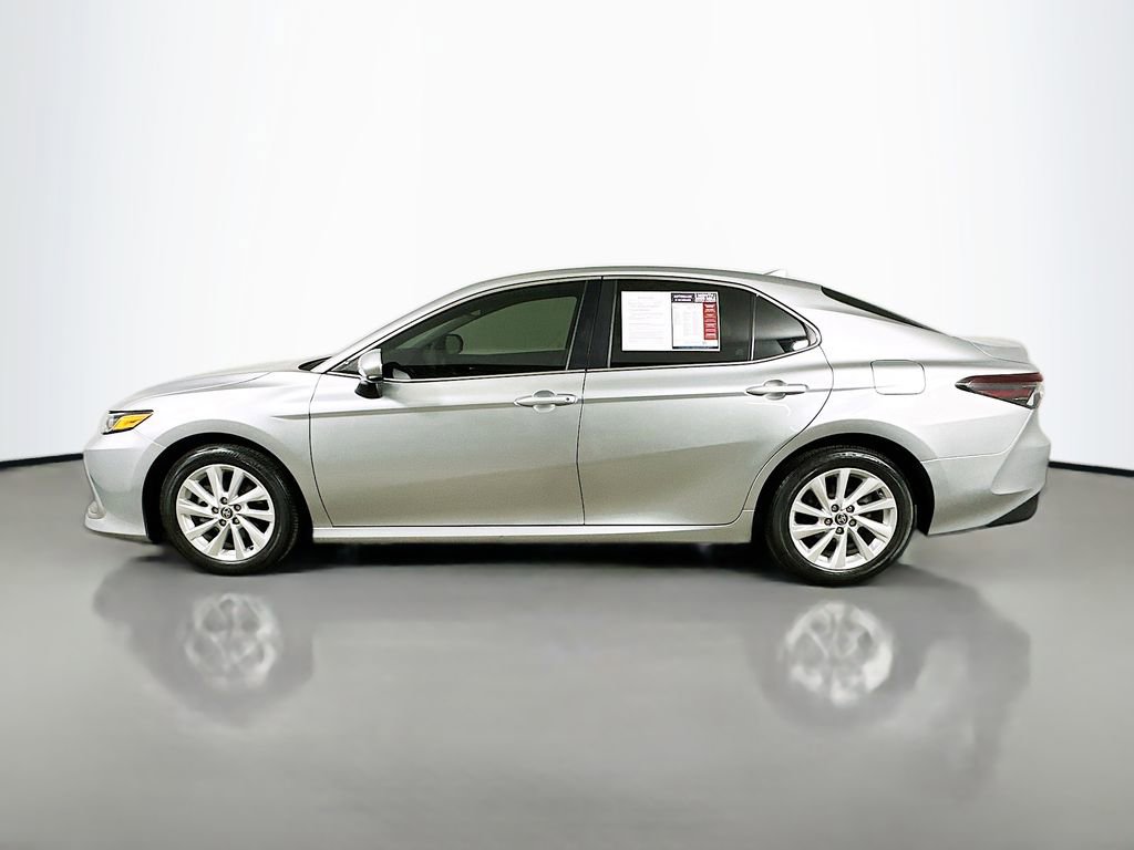 Used 2024 Toyota Camry LE image 5