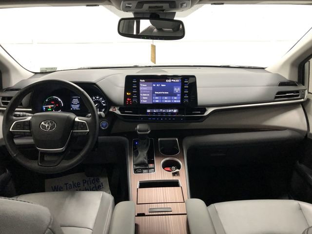 Used 2023 Toyota Sienna XLE AWD/4WD image 14