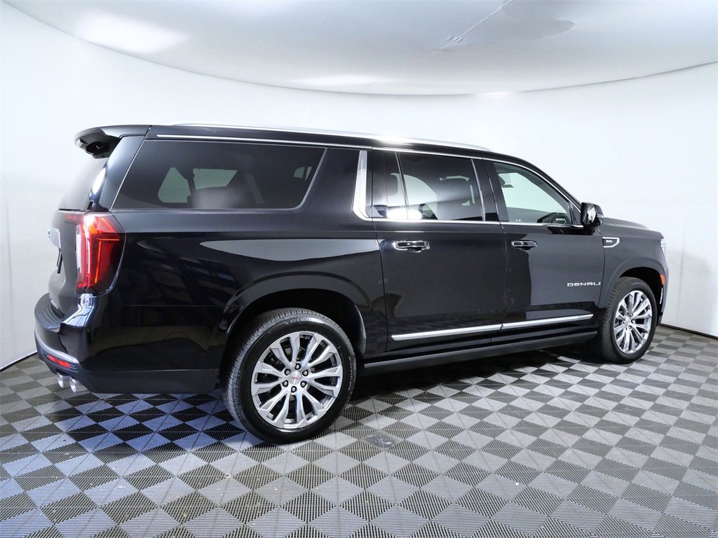 Used 2022 GMC Yukon XL Denali image 9