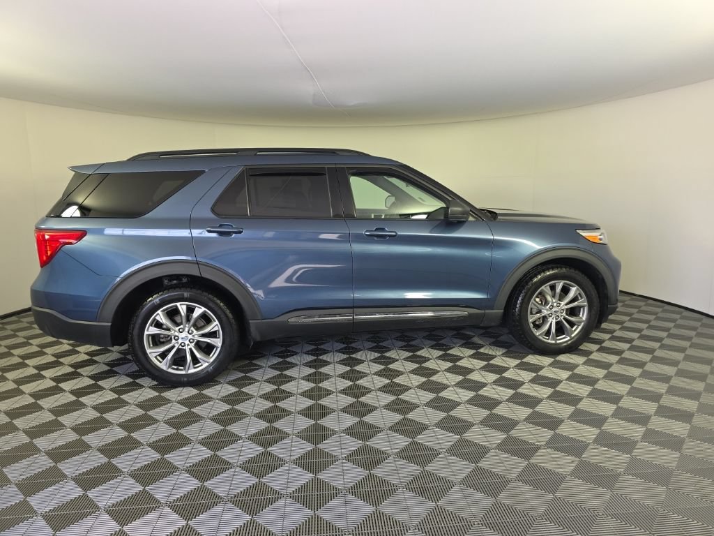 Used 2020 Ford Explorer XLT w/ Equipment Group 202A AWD/4WD image 6