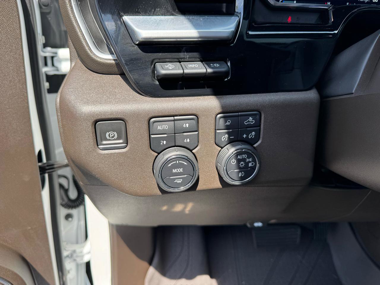 Used 2022 Chevrolet Silverado 1500 LTZ w/ Technology Package AWD/4WD image 28