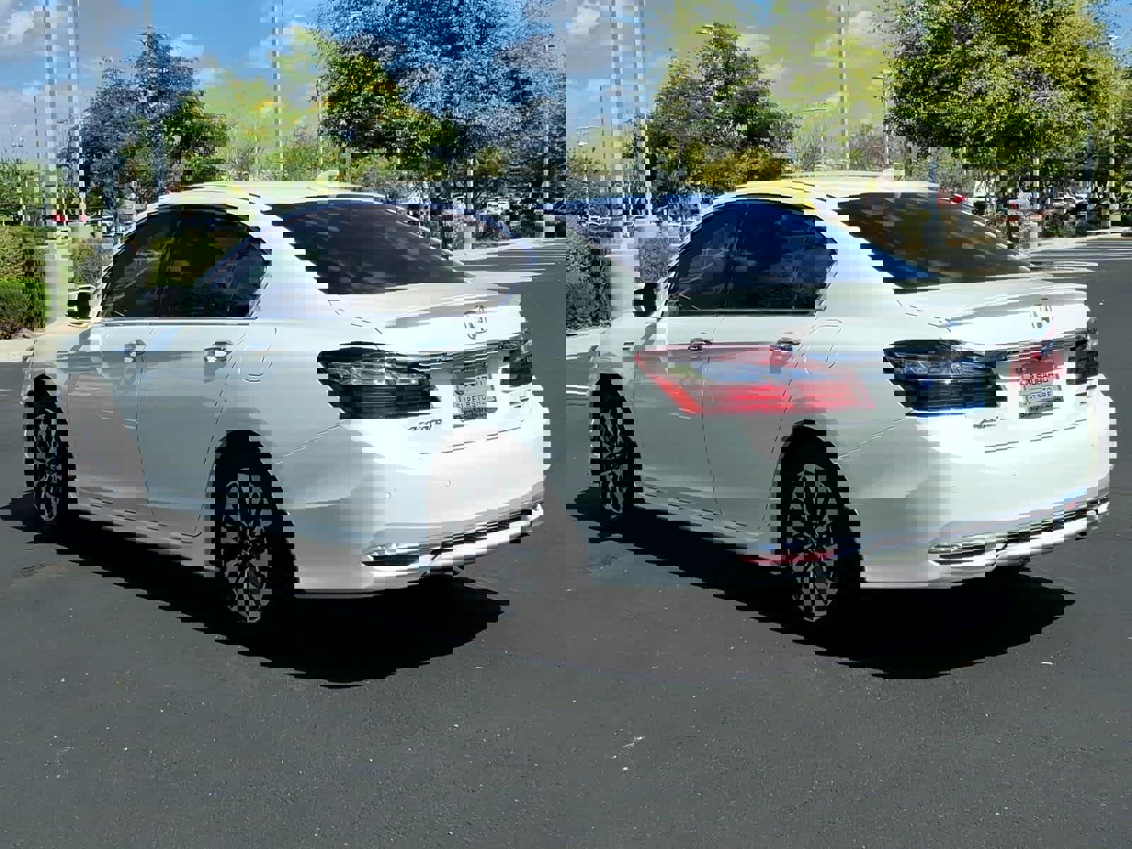 Used 2017 Honda Accord Touring image 5