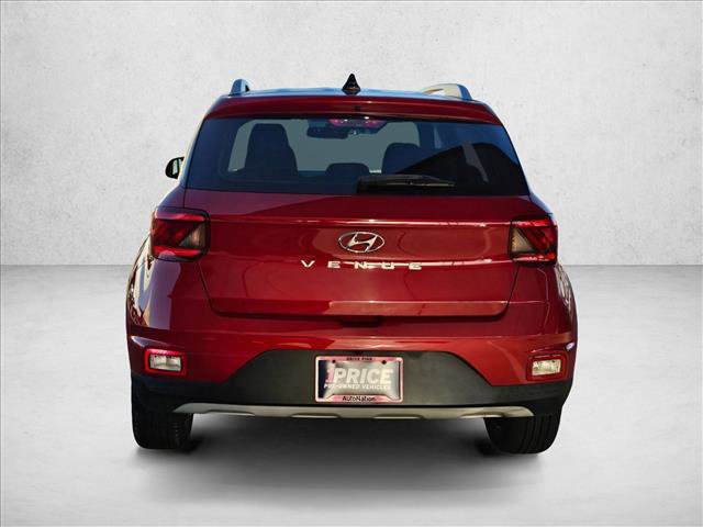 Used 2022 Hyundai Venue SEL w/ Cargo Package image 6