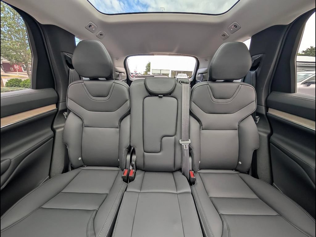 Certified 2025 Volvo EX90 Ultra AWD/4WD image 19