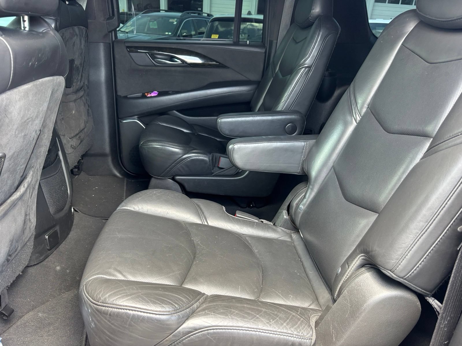 Used 2019 Cadillac Escalade ESV Platinum RWD image 14