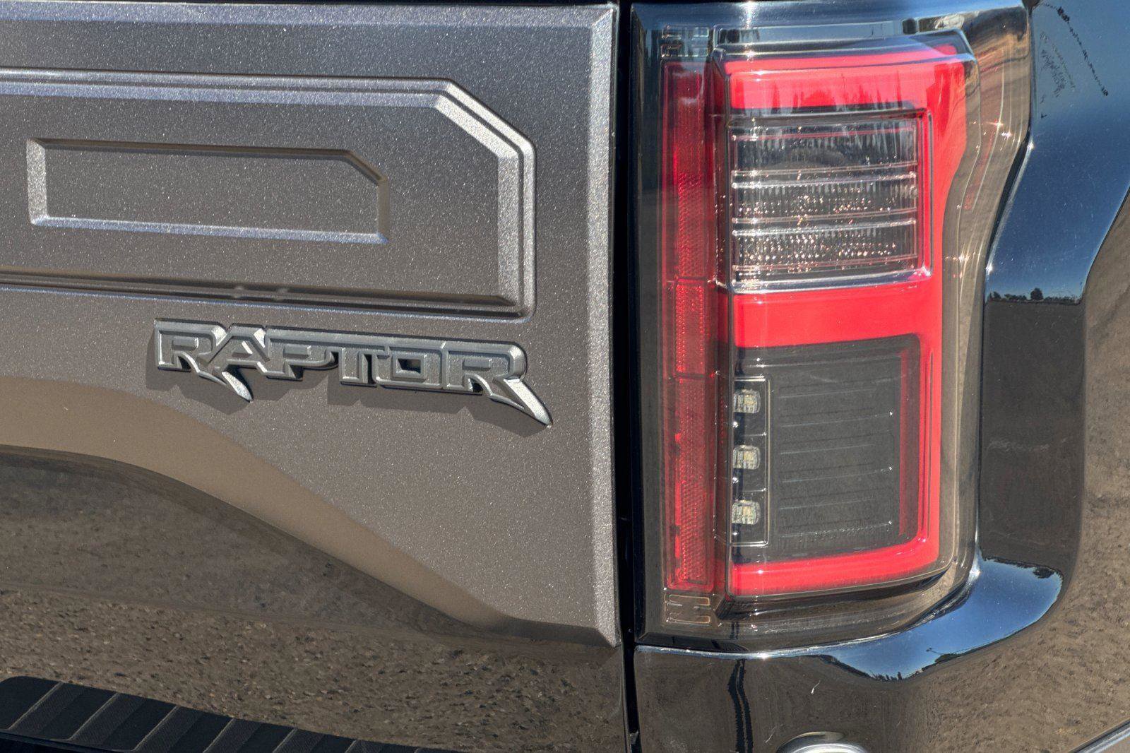 Used 2017 Ford F150 Raptor w/ Equipment Group 802A Luxury image 31