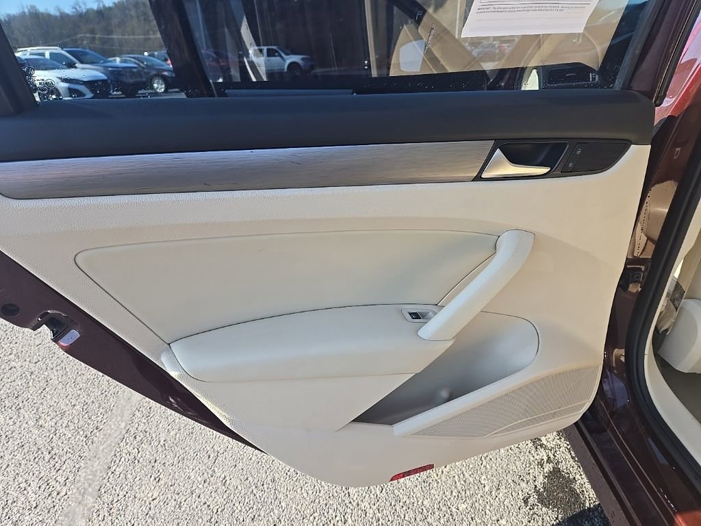 Used 2014 Volkswagen Passat 1.8T SE image 14