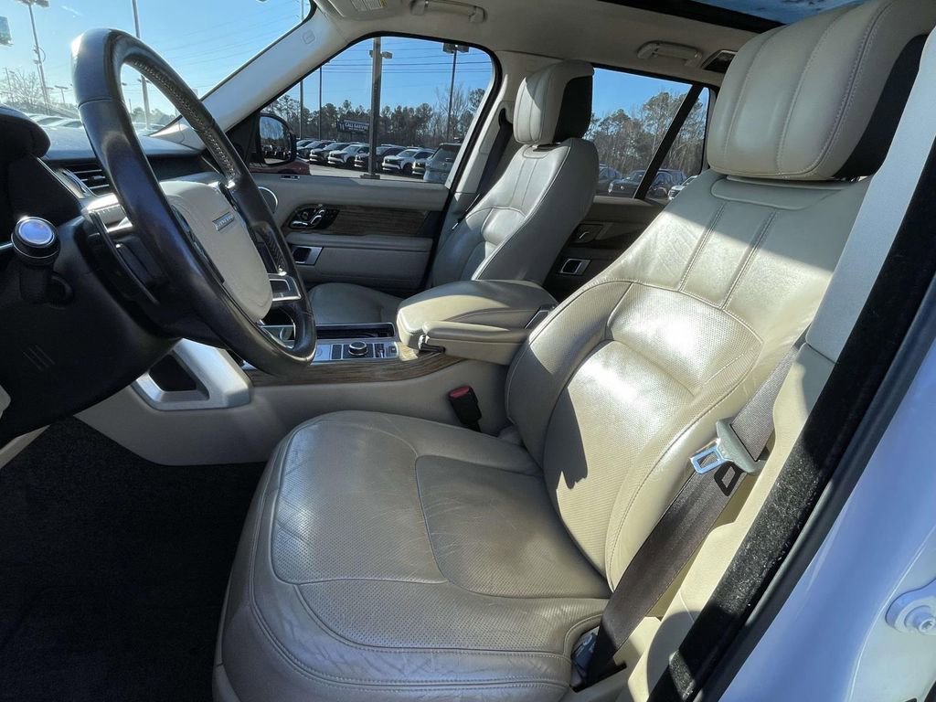 Used 2019 Land Rover Range Rover HSE image 14