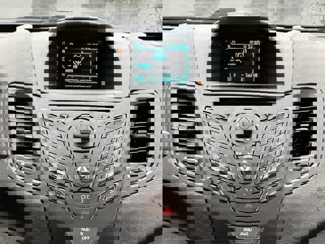 Used 2015 Ford Fiesta SE image 10