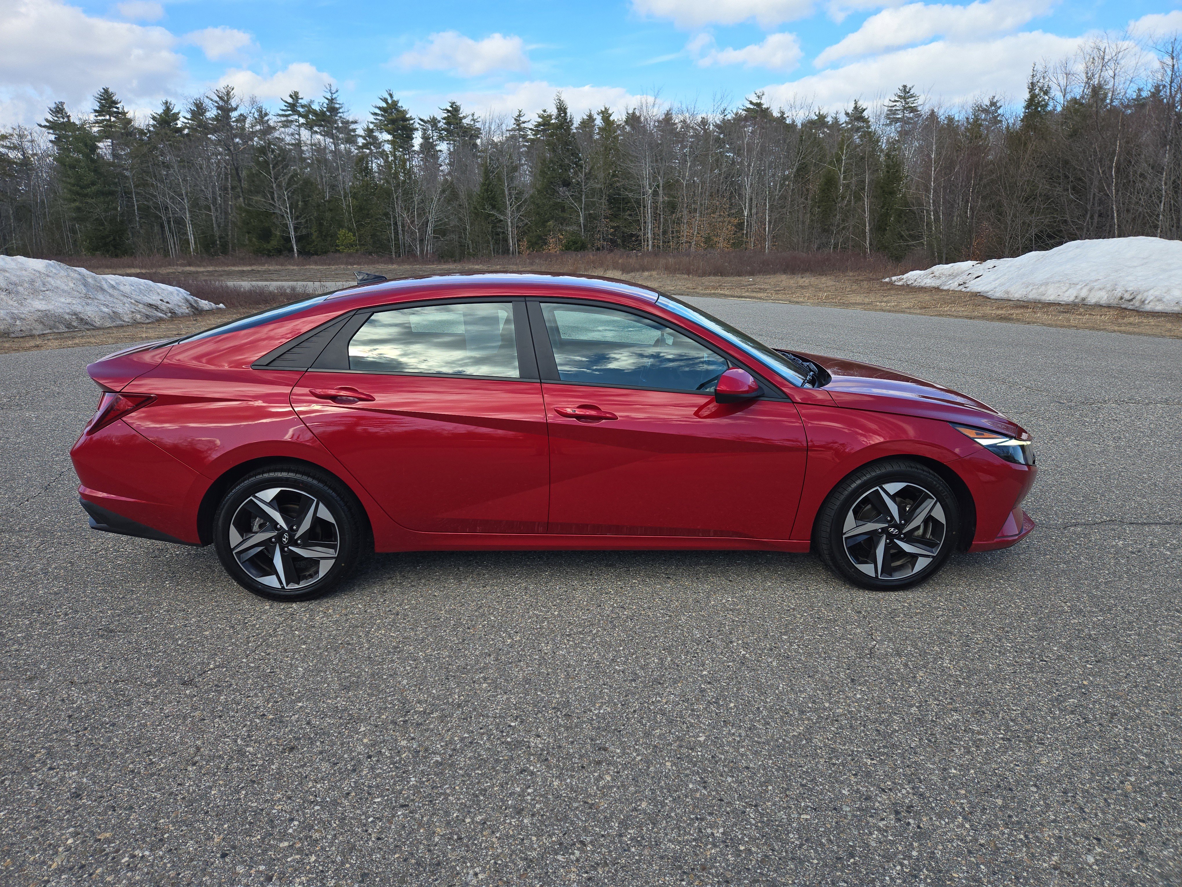 Used 2023 Hyundai Elantra SEL w/ Convenience Package image 4
