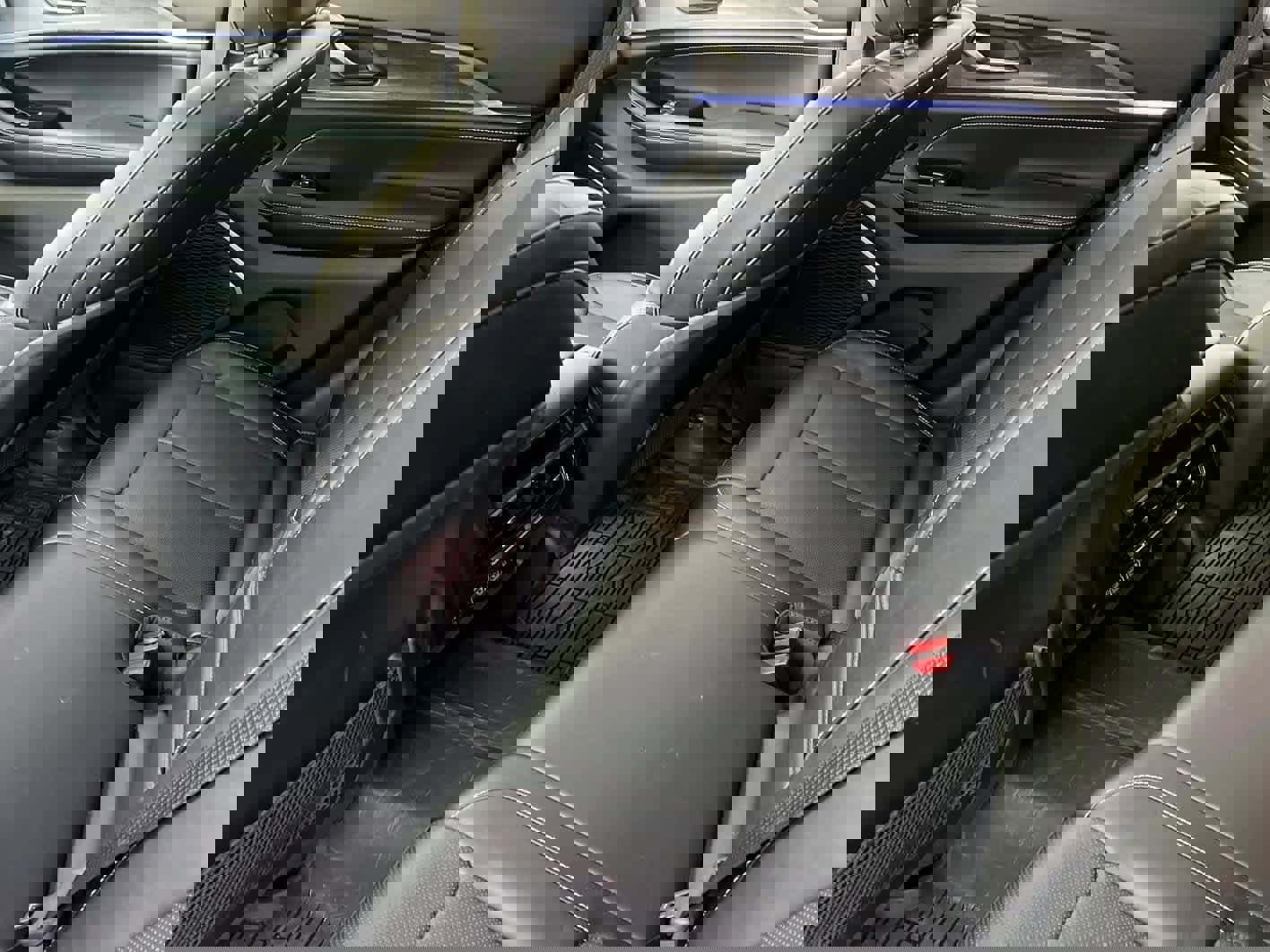 Used 2024 Jeep Grand Cherokee Overland w/ Trailer Tow Package image 3