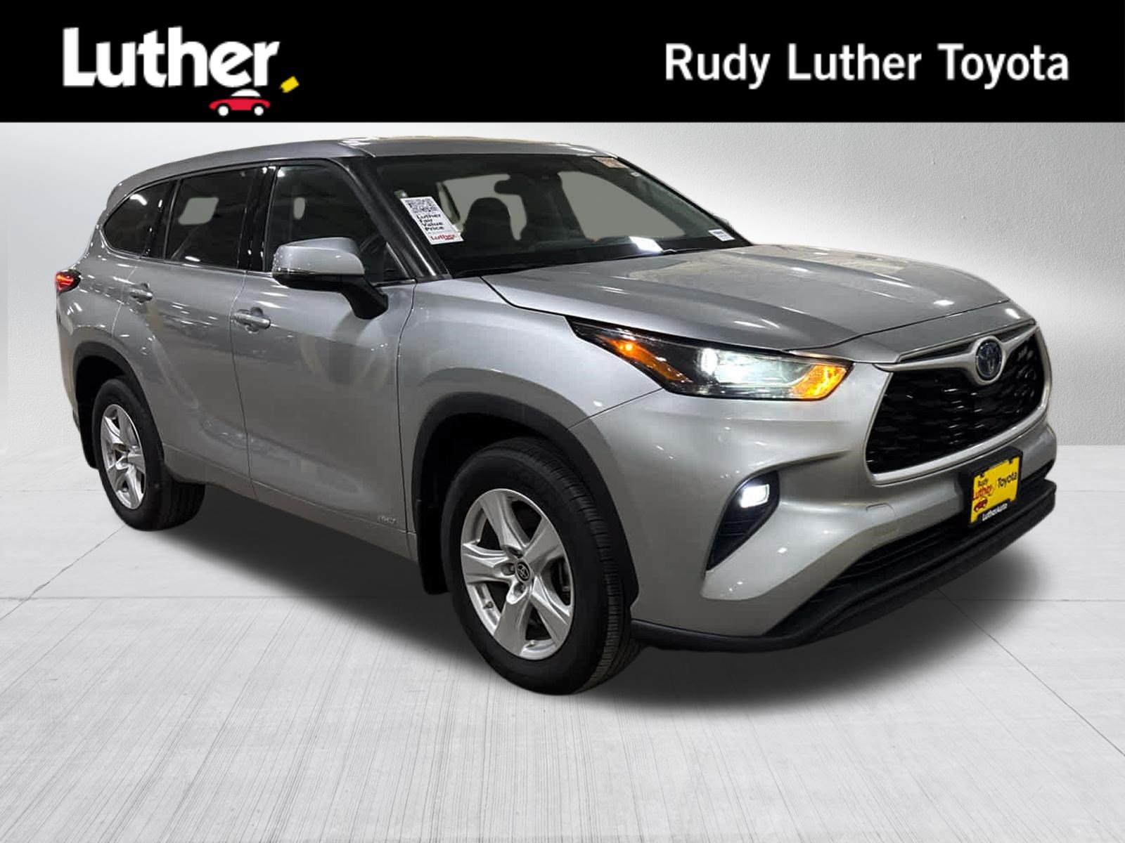 Used 2022 Toyota Highlander LE
