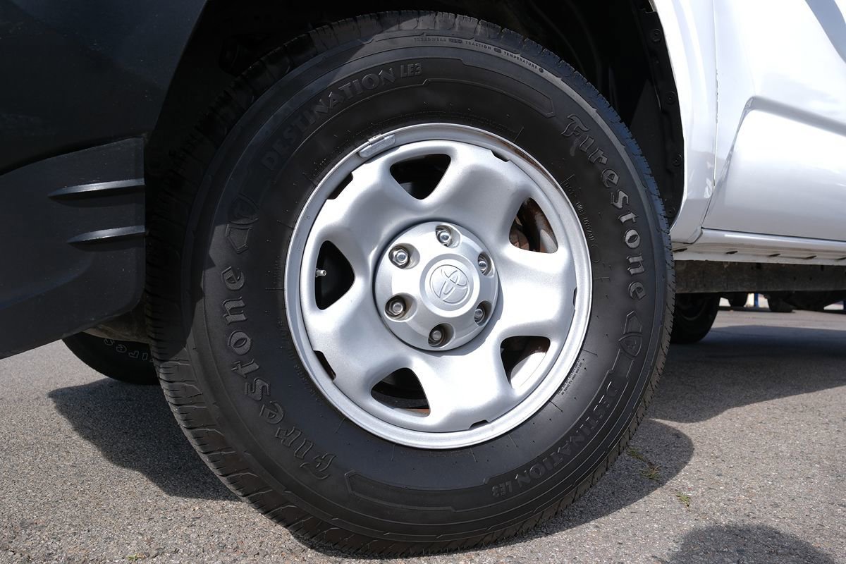 Used 2017 Toyota Tacoma SR RWD image 46