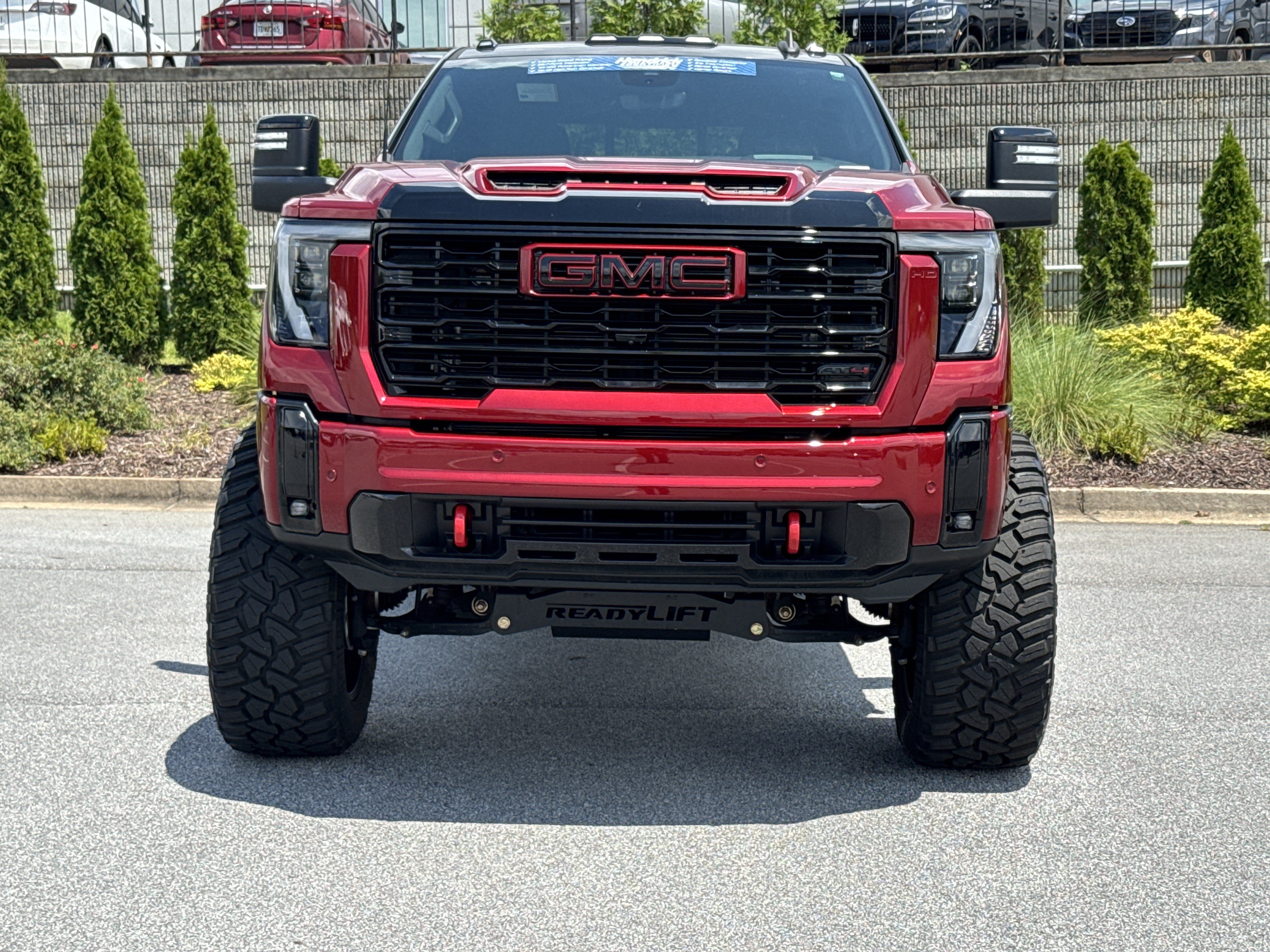 Used 2025 GMC Sierra 2500 AT4 w/ AT4 Premium Plus Package AWD/4WD image 3
