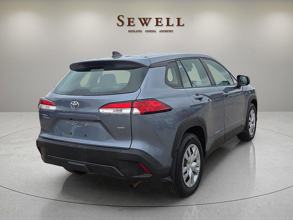 Used 2022 Toyota Corolla Cross L AWD/4WD image 5