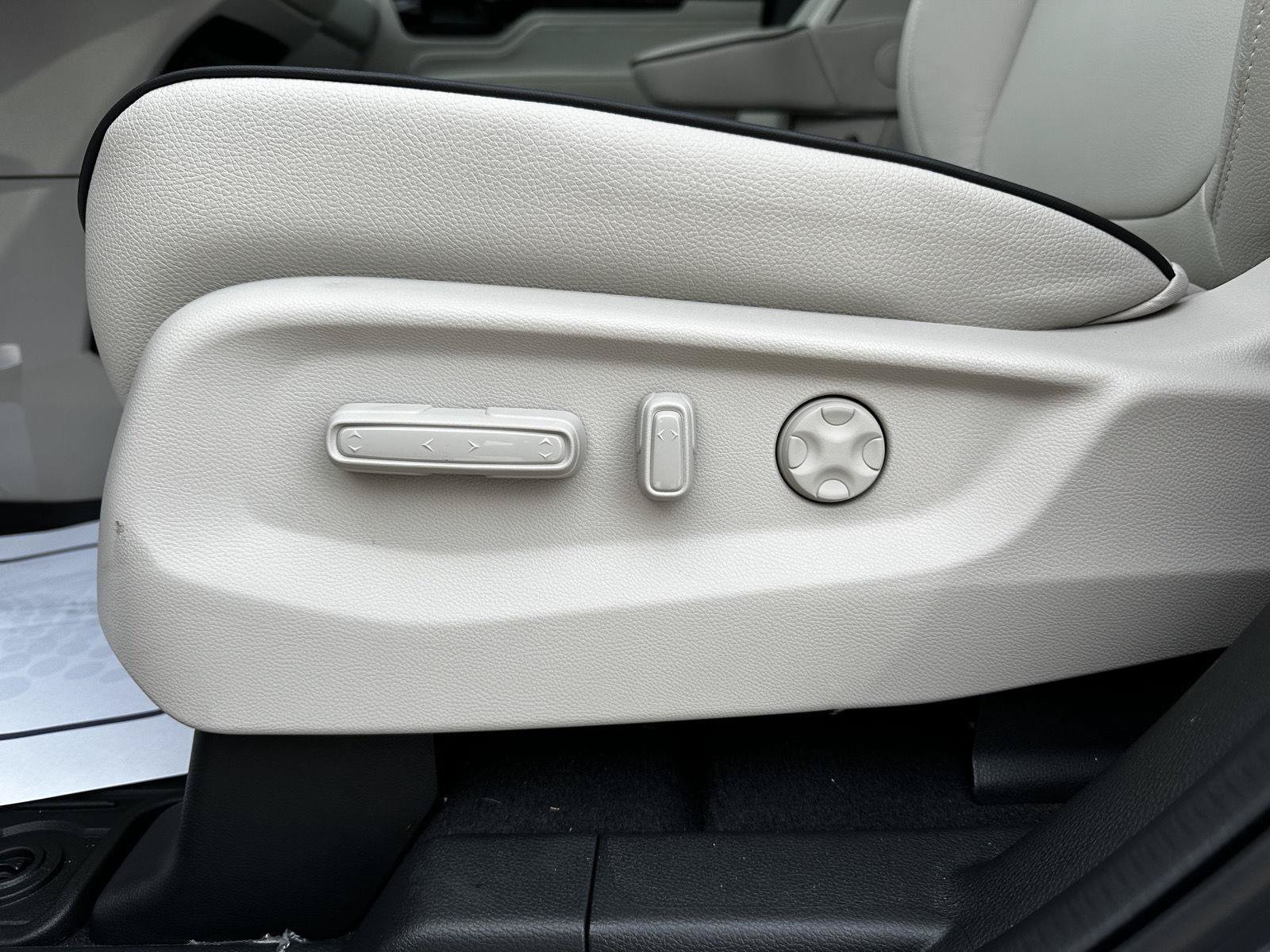 Certified 2026 Honda Odyssey Touring image 8