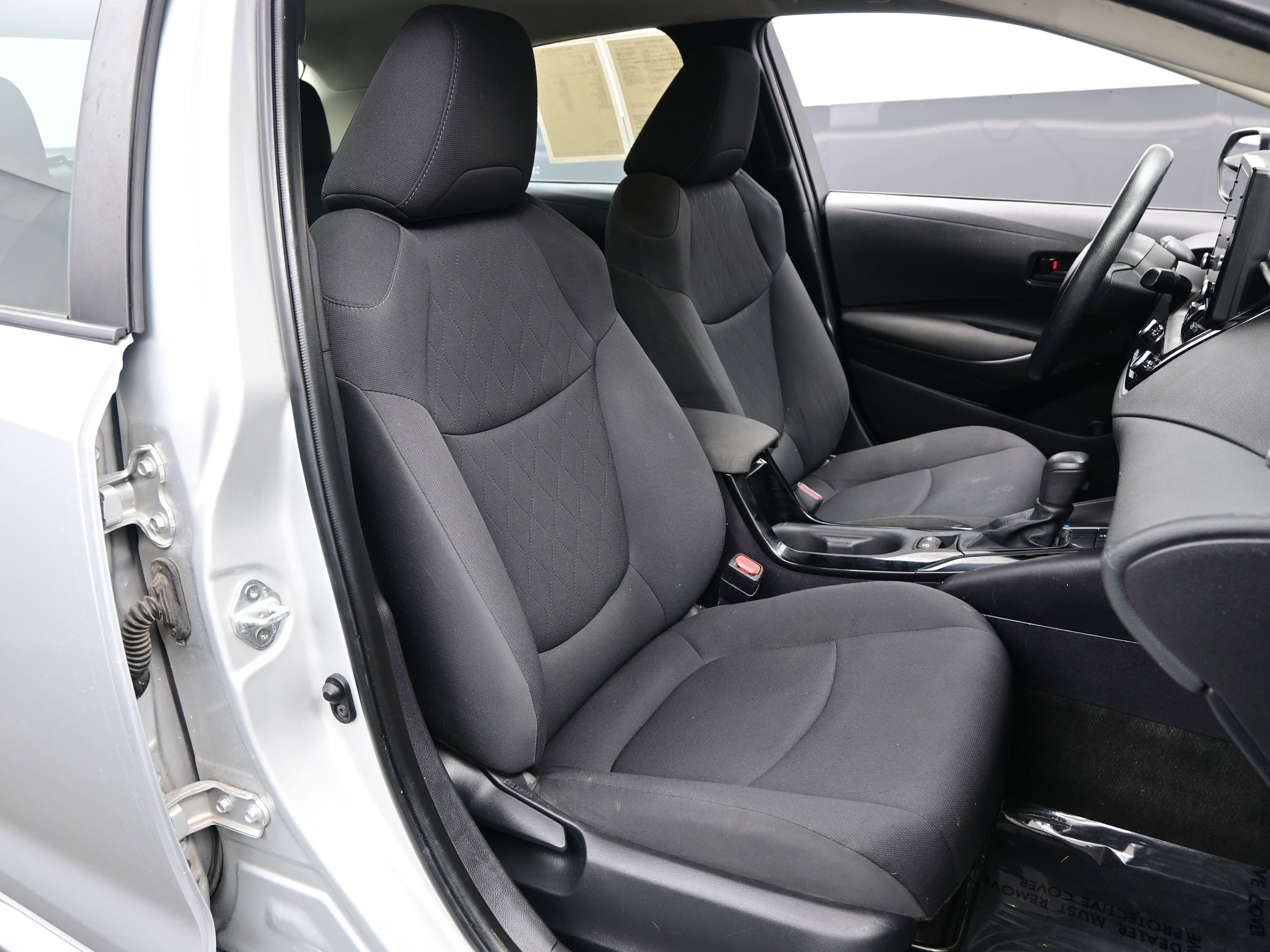 Used 2022 Toyota Corolla LE image 12