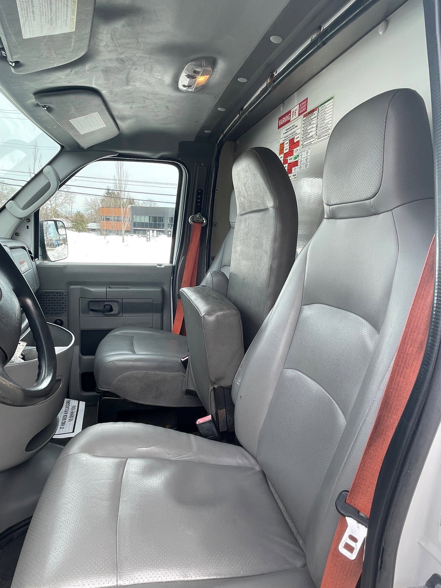 Used 2014 Ford E-350 and Econoline 350 Super Duty image 6