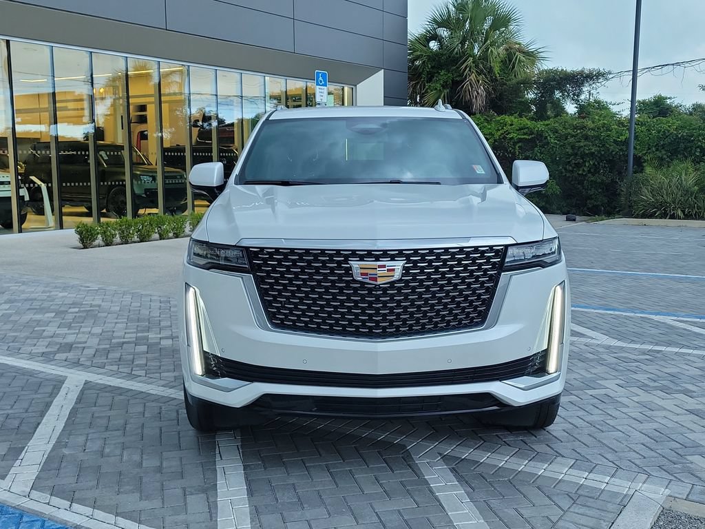 Used 2024 Cadillac Escalade Luxury RWD image 8