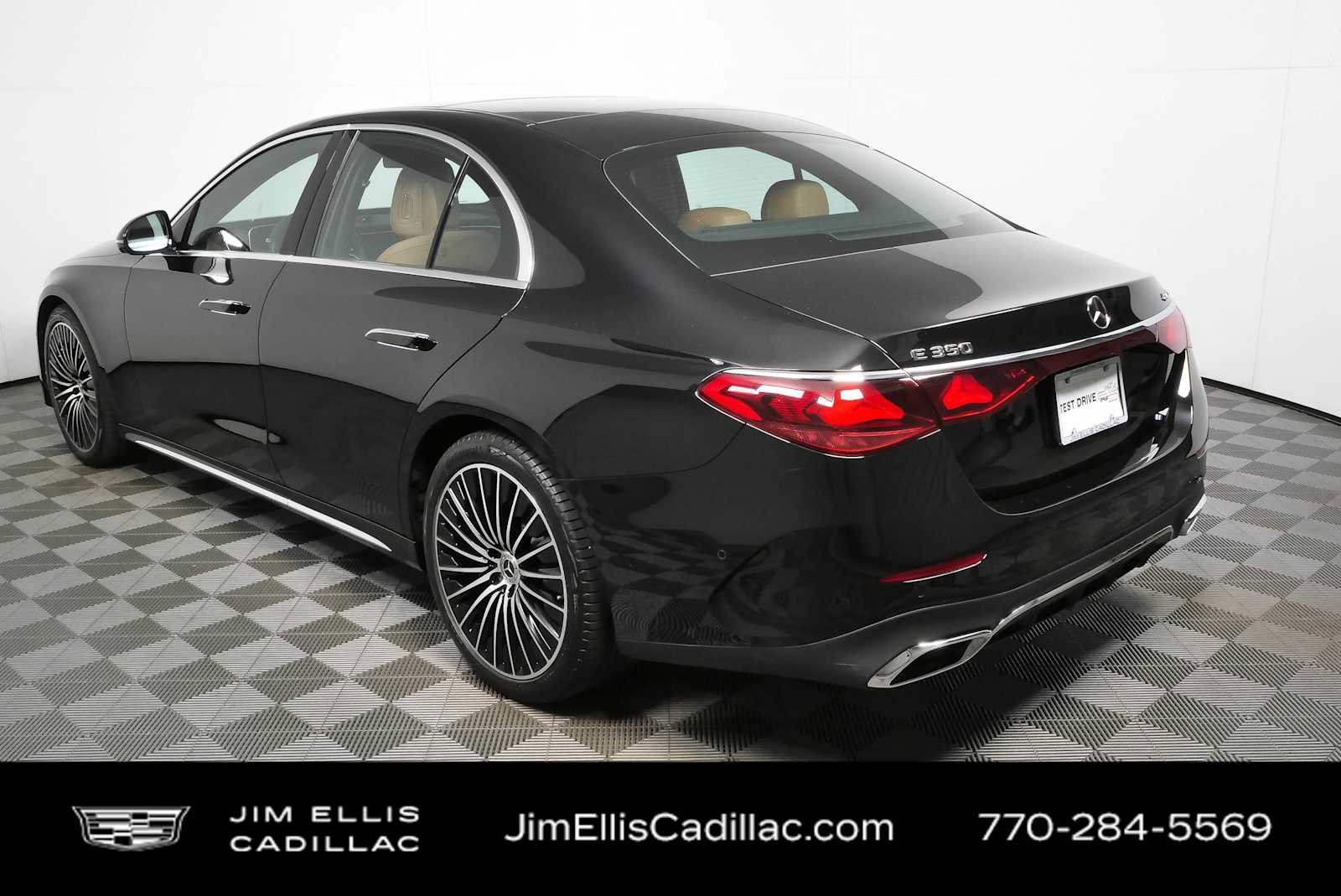 Used 2024 Mercedes-Benz E 350 4MATIC Sedan image 30