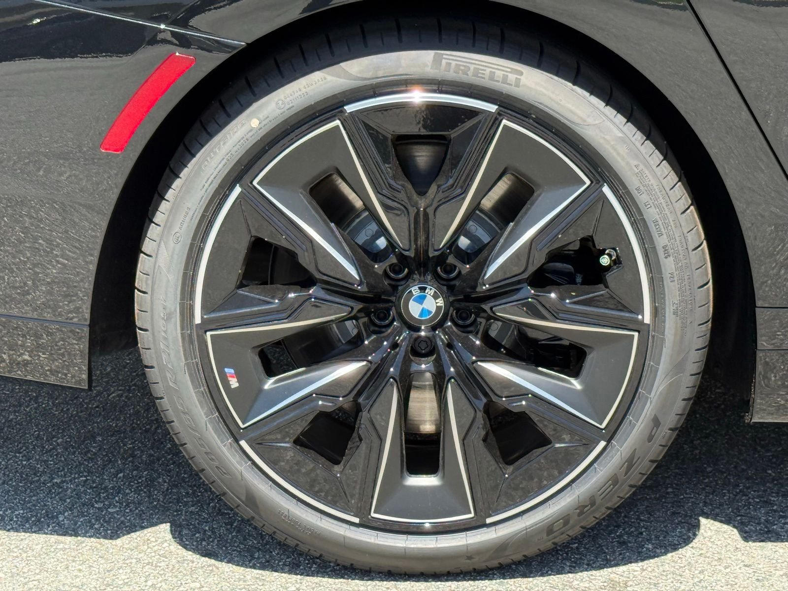 New 2026 BMW 760i xDrive w/ Luxury Rear Seating Package AWD/4WD image 18