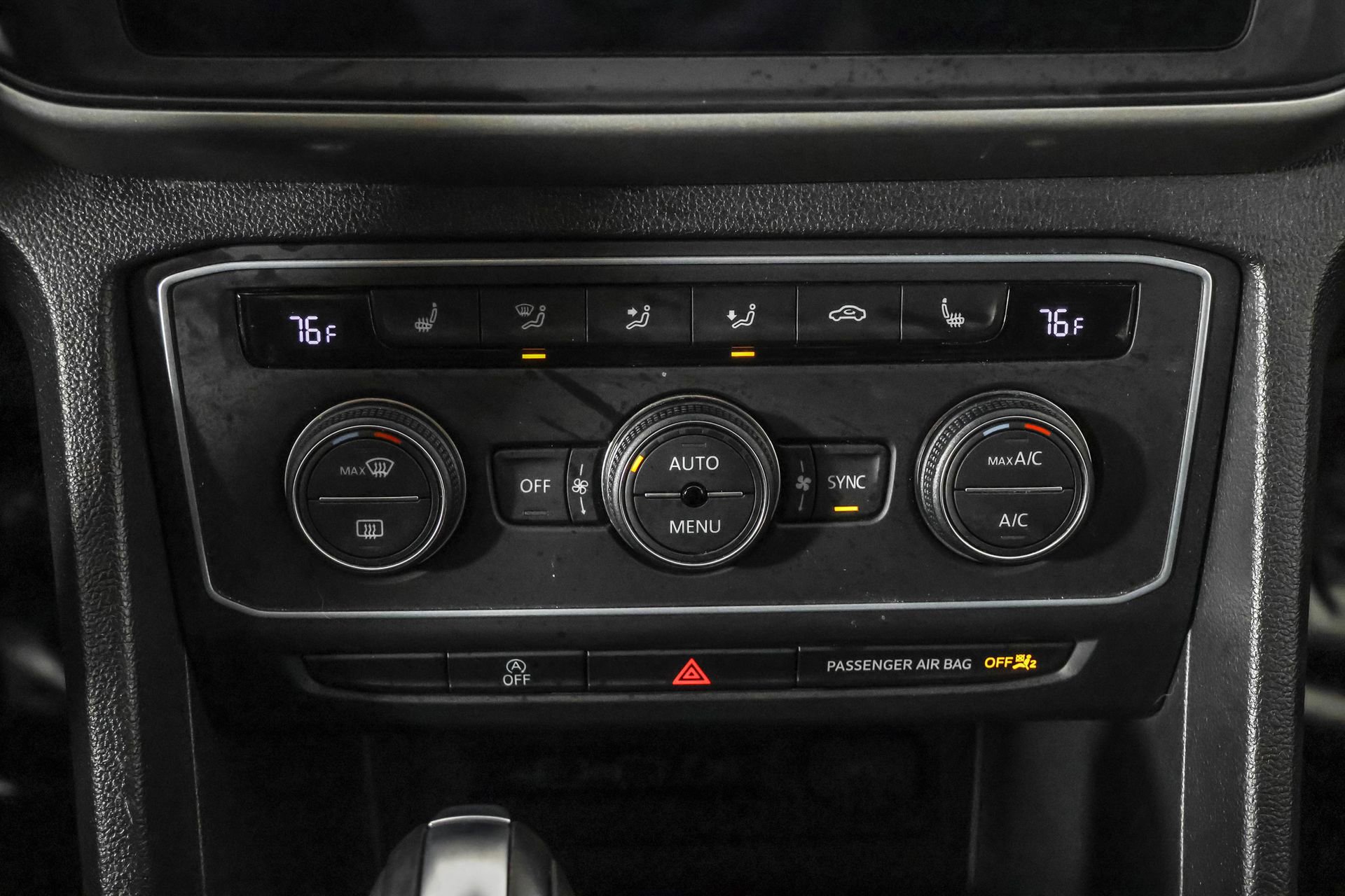 Used 2020 Volkswagen Atlas Cross Sport SE w/ Towing Package image 32