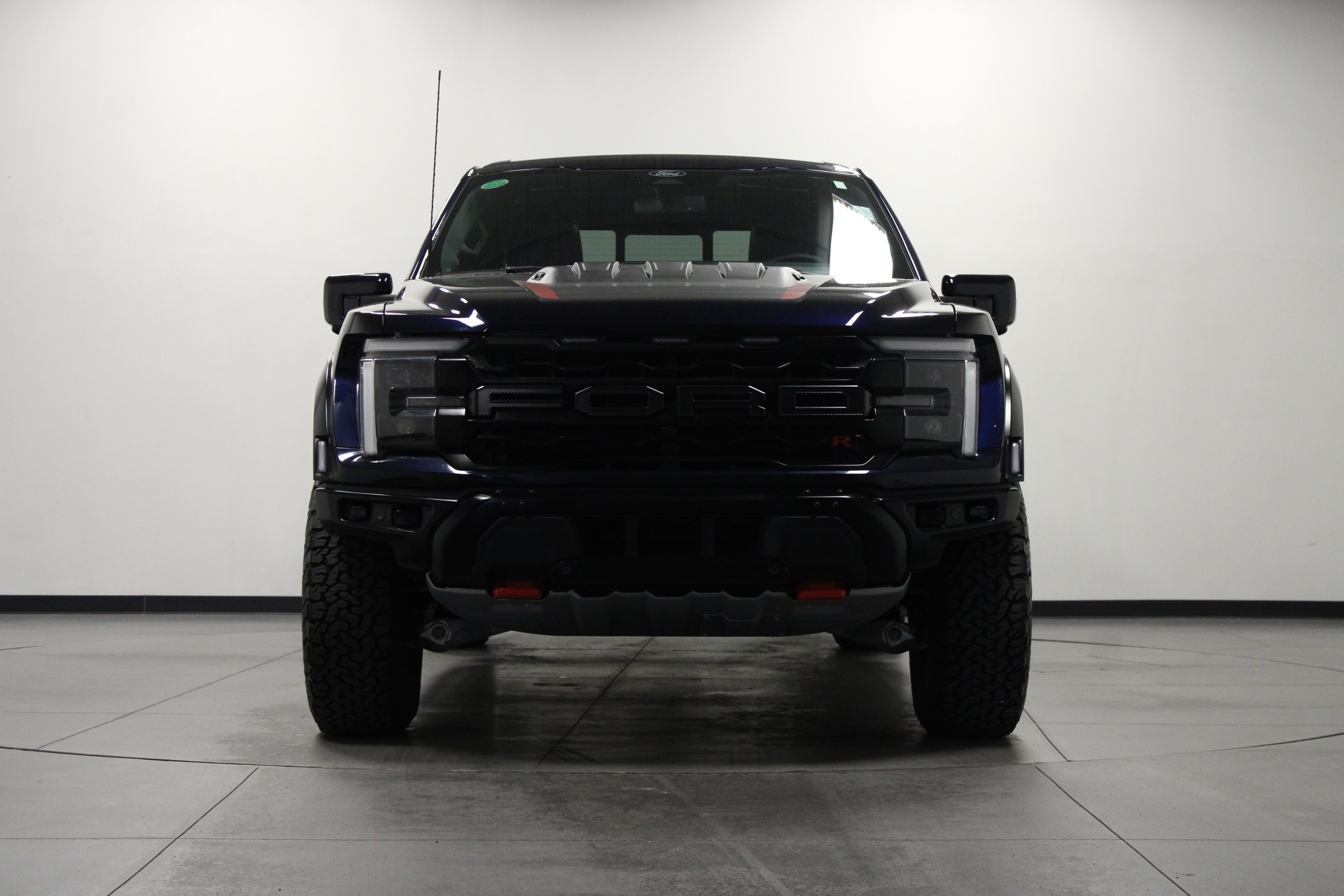 Used 2025 Ford F150 Raptor w/ Equipment Group 803A Raptor R AWD/4WD image 9