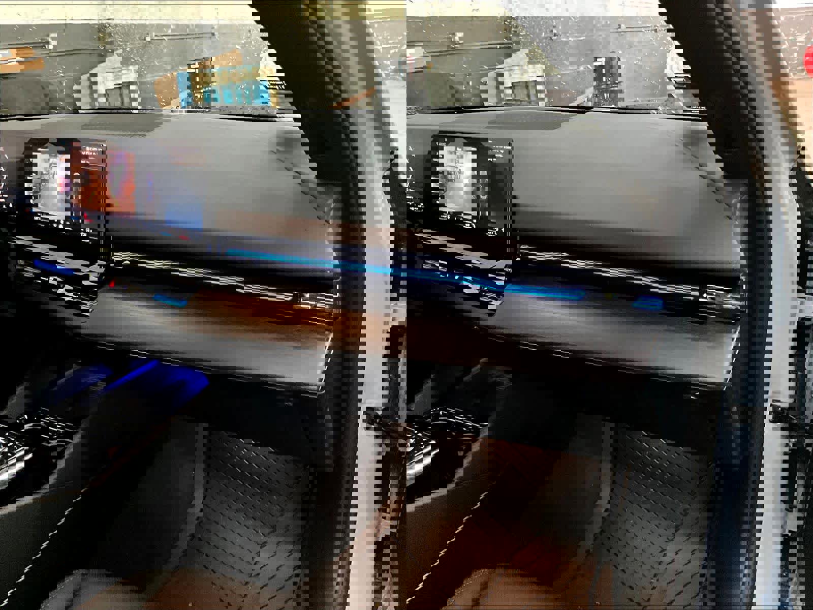 Used 2026 BMW 530i w/ M Sport Package image 17